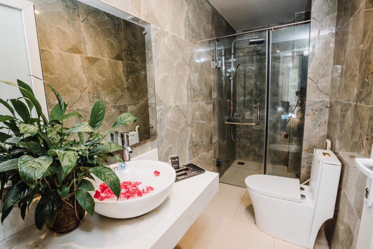 Hotel Royal Van Lung Экстерьер фото