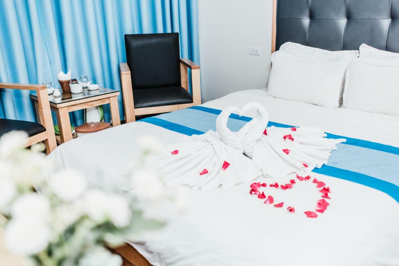Hotel Royal Van Lung Экстерьер фото