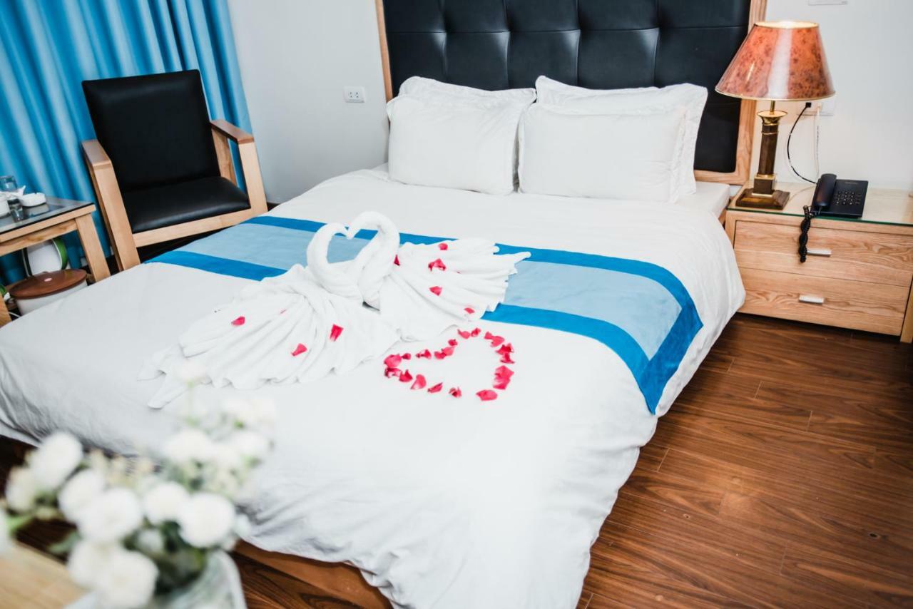 Hotel Royal Van Lung Экстерьер фото